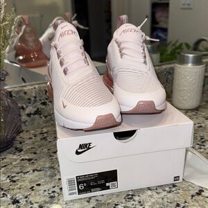 Nike Air Max 270 Women's Sneakers 6.5 - Light Pink